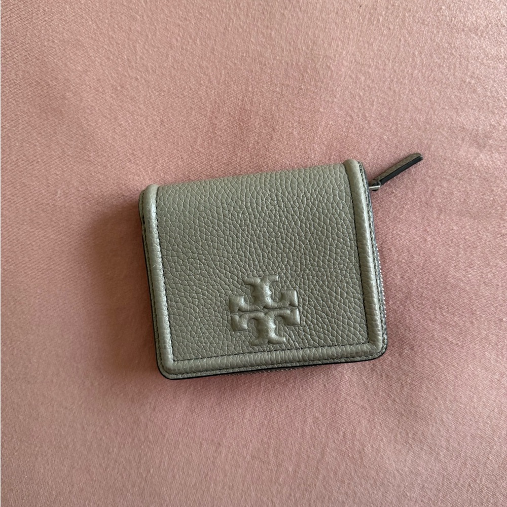Tory Burch Pebble Gray Leather Wallet